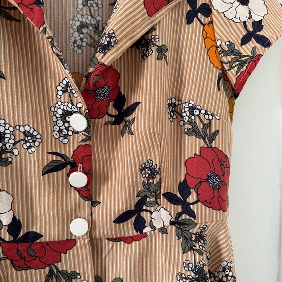 Blouse à manches courtes avec boutons - Picture 2 of 4